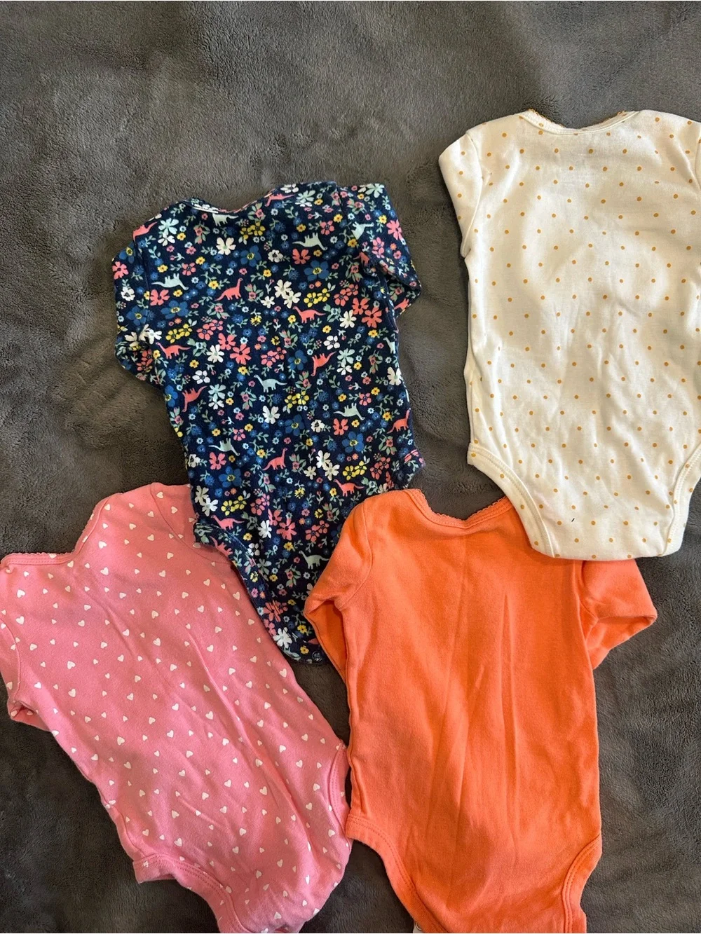 Carter’s bodysuits - set of 4